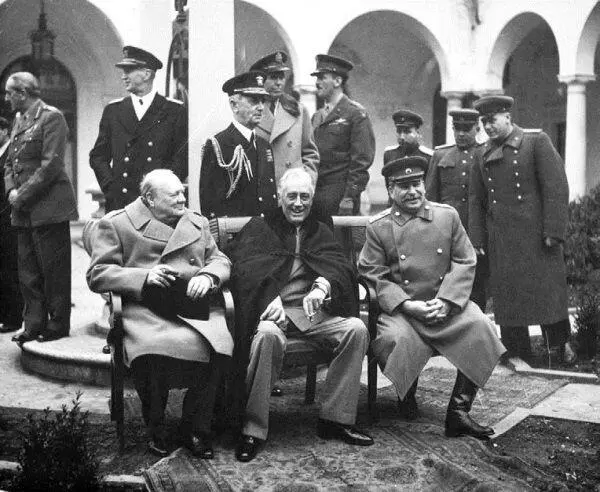 Большая тройка на Ялтинской конференции Уинстон Черчилль Франклин Делано - фото 248