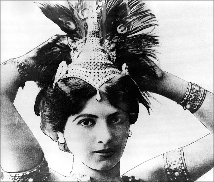 Тринадцатого марта 1905 года немногочисленная тщательно отобранная публика с - фото 3