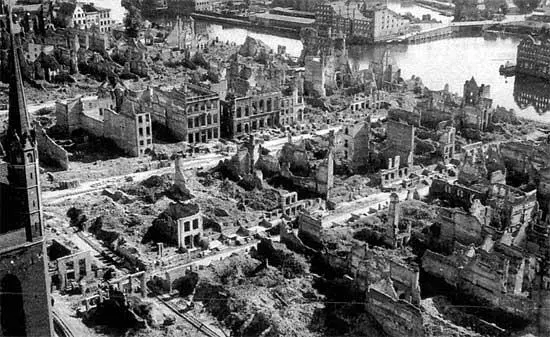 1945 год Данциг 1945 год Дрезден 3 марта 1944 года Американцы - фото 111