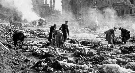 1945 год Дрезден 3 марта 1944 года Американцы бомбят Гамбург Шпехт не - фото 112