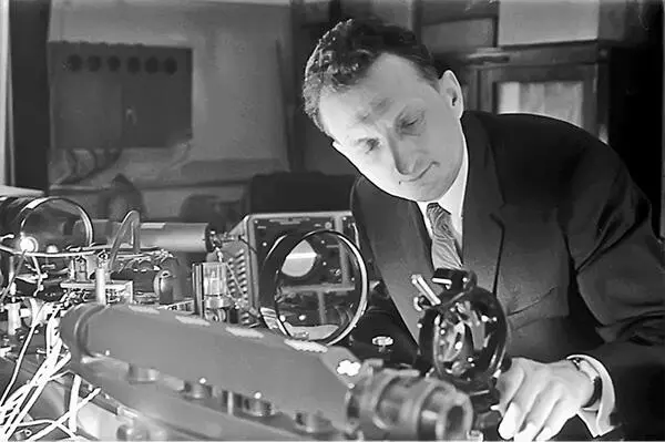 Александр Прохоров один из ученых получивших в 1964 г Нобелевскую премию по - фото 17