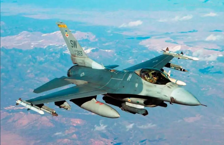 На снимках самолеты F16 ВВС США Фото А Гэльца Поступление же боевых - фото 72