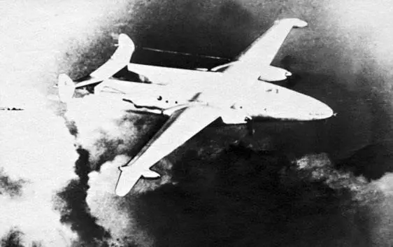 Рисунок транспортного самолета Т200 со смешанной силовой установкой Задняя - фото 75