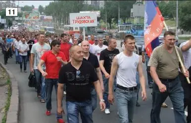 11 В Донецке на акцию протеста против действий украинских военных вышли - фото 8