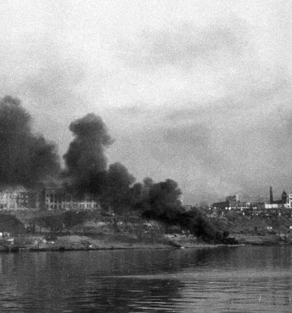 Панорама горящего Сталинграда август 1942 года План летней кампании 1942 года - фото 2