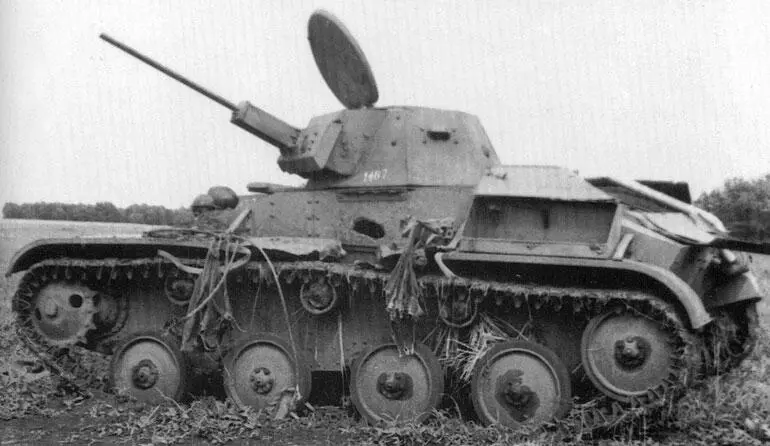 Легкий танк Т60 подбитый во время боев в излучине Дона Август 1942 года - фото 50