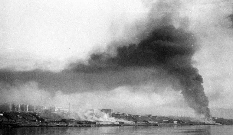 Панорама горящего Сталинграда Август 1942 года Отходом войск Красной Армии на - фото 64