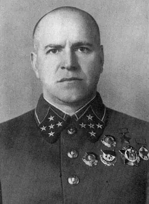 ГК Жуков довоенный снимок Осенью 1942 года представитель Ставки ВГК - фото 136