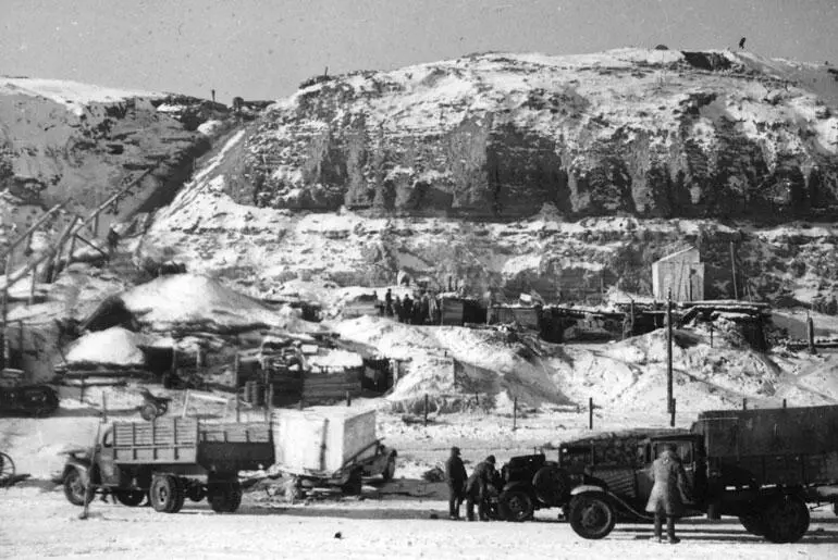 Береговые сооружения 62й армии в Сталинграде Декабрь 1942 года Немецкие - фото 228