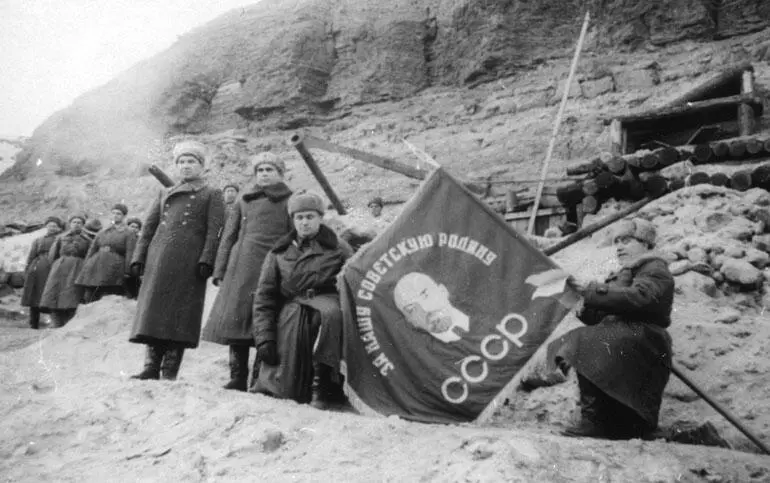 Командир 39й гвардейской стрелковой дивизии генералмайор СС Гурьев - фото 229