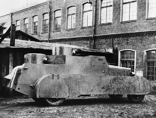 Бронеавтомобиль БАД1 вид справа Ленинград 1931 год АСКМ Экипаж машины - фото 22