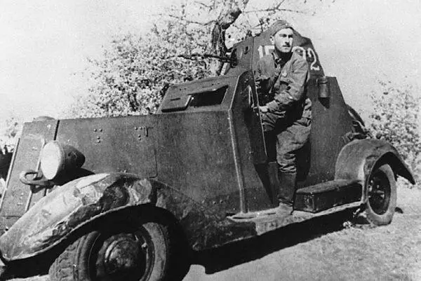 Командир БА20М наблюдает за противником Сталинградский фронт август 1942 - фото 214