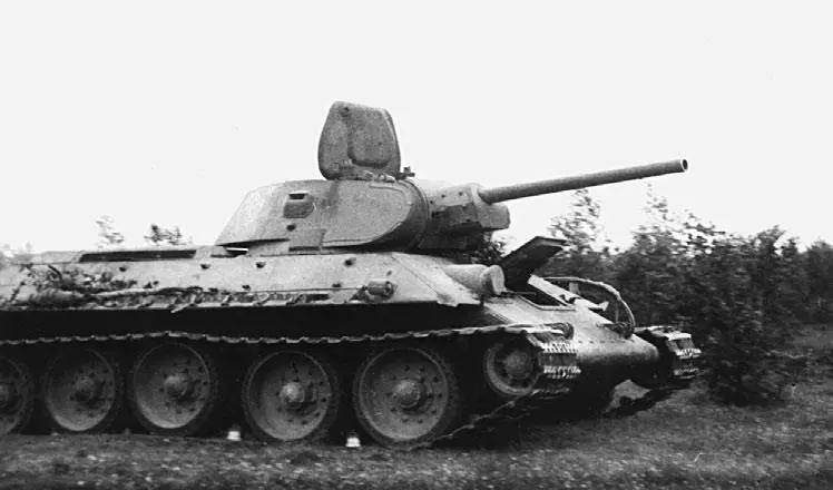 Советский средний танк Т34 обр 1941 г Такая неправильная практика - фото 8