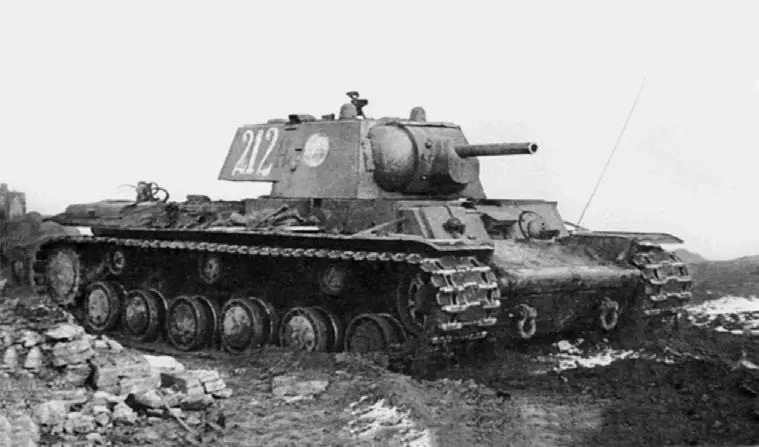 Советский тяжелый танк КВ1 с пушкой Ф32 В общем все понятно и вроде бы все - фото 9