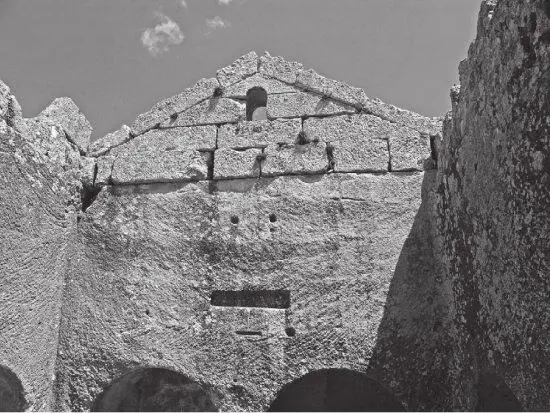 Рис 581 Развалины около Базилики Симеона Сирия Фотография 2005 года - фото 221