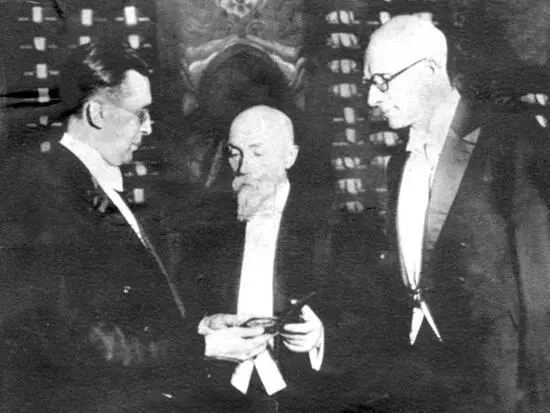 Слева направо Луис Хорш НК Рерих Харви Корбетт 17 октября 1929 г - фото 55