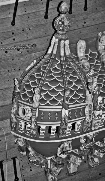 Рис 2130 Первая левая башня нижней кормовой галереи Здесь стоит Марс - фото 166
