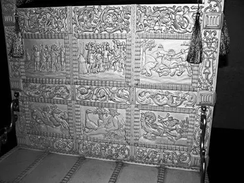 Рис 290 Передняя стенка основания костяного престола Ивана Грозного В - фото 115