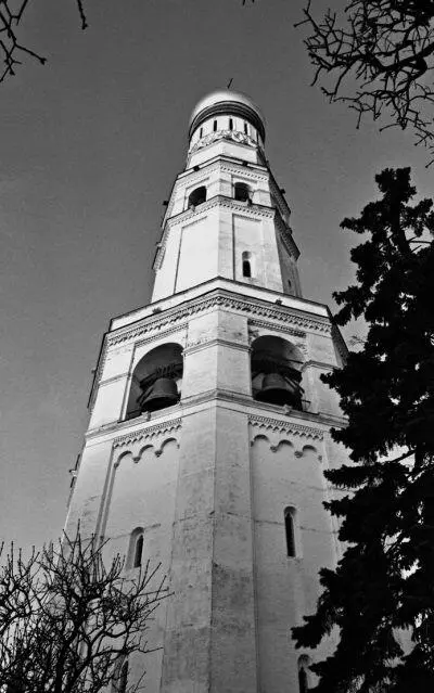 Рис 649 Колокола на Столпе Ивана Великого и на звоннице Фотография 2005 - фото 291