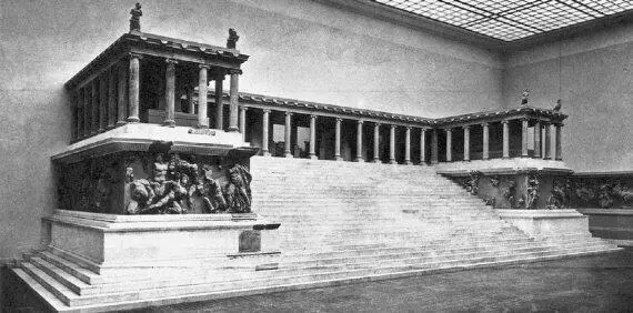 Рис 255 Современная реконструкция известного Пергамского Алтаря сделанная - фото 108