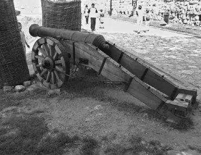 Рис 335 Старинная ордынская пушка выставленная сегодня в крепостимузее - фото 156
