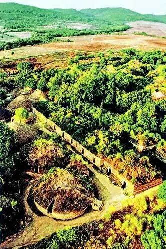 Этрусские некрополи как скифские курганы Италия См Расцвет Царства гл - фото 435