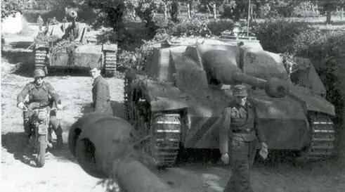 Штурмовые орудия StuG III Ausf G с заводским циммеритным покрытием Италия - фото 14