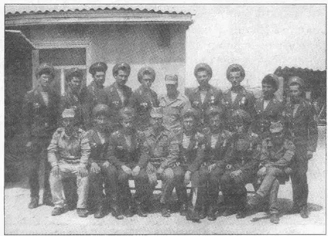 Увольняемые в запас военнослужащие роты минирования май 1987 г Очередной - фото 15