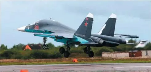 Посадка Су34 в Черняховске Участники учения экипажи Су34 Воронежской - фото 28