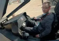 Кабину F35 просторной не назовешь но человек средних габаритов чувствует себя - фото 60