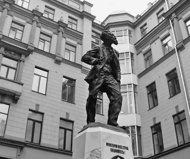 Памятник В Воровскому Современная фотография Но разрушение церквей являлось - фото 70