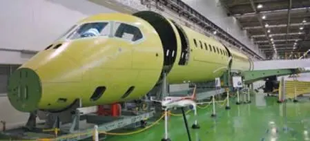 Первая демонстрация фюзеляжа прототипа MRJ90 японским журналистам 7 сентября - фото 78