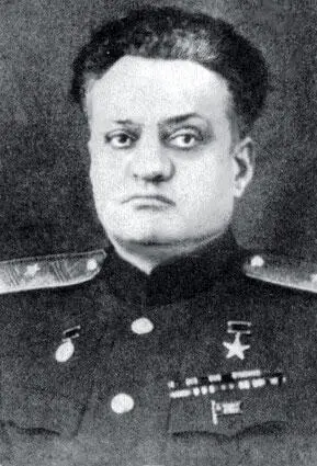 А Е Елян назначенный директором завода 92 1 июня 1940 г фото сделано - фото 15