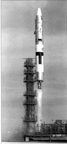 Испытательный пуск Титан II 12 декабря 1963 г На второй ступени ракеты - фото 124