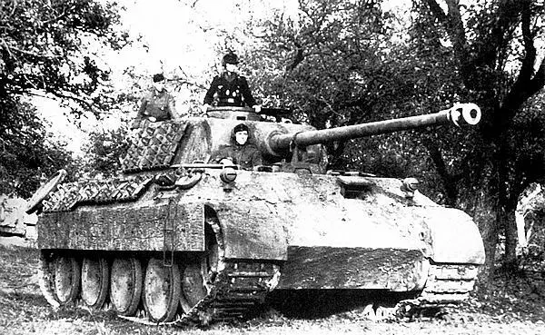 Пантера AusfD из состава 10й танковой дивизии Франция осень 1943 года - фото 48