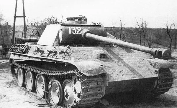 Танк Пантера AusfG выпуска лета 1944 года оставленный изза технической - фото 103