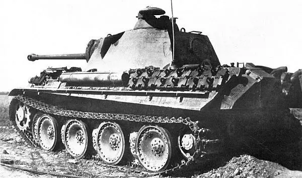 Танк Пантера AusfG подбитый в полосе 1го Белорусского фронта в июне 1944 - фото 108