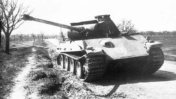 Подбитый танк Пантера AusfG выпуска осени 1944 года 1й Украинский фронт - фото 111