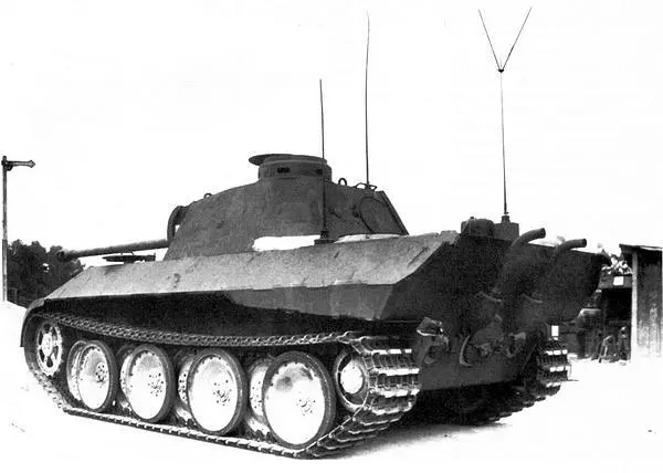 Командирский вариант танка Пантера PzBefPanther изготовленный фирмой MAN в - фото 151