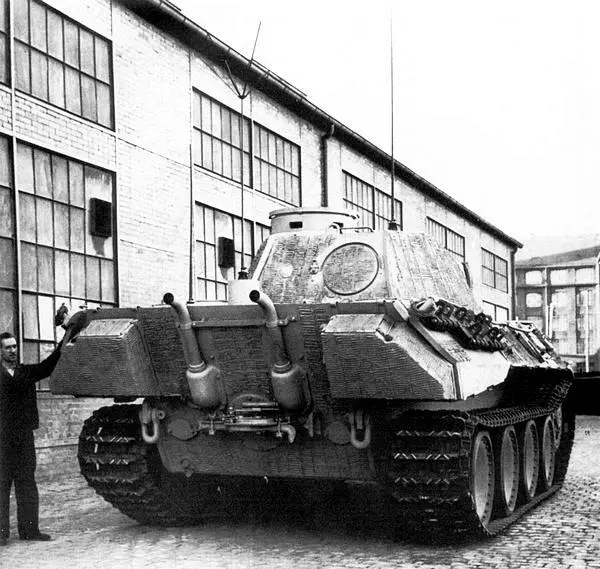 Командирская Пантера PzBefPanther изготовленная фирмой MAN в сентябре 1943 - фото 153