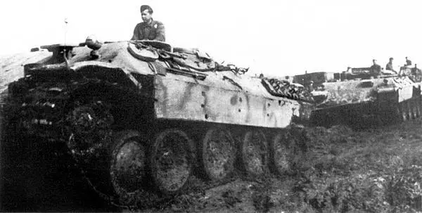 Первые образцы Бергепантеры изготовленные в июне 1943 года По сути это - фото 159