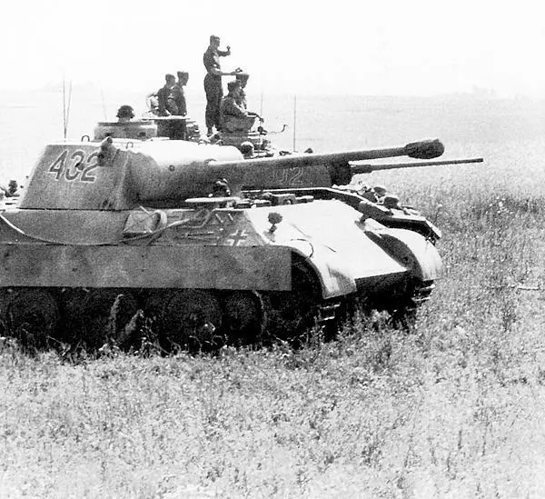 Танки 10й танковой бригады после боя Район хутора Гремучий июль 1943 года - фото 189