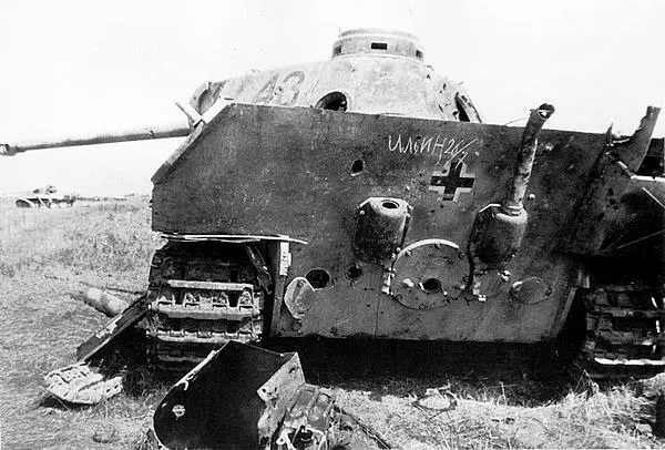 Две фотографии подбитой Пантеры с башенным номером 434 Июль 1943 года - фото 198
