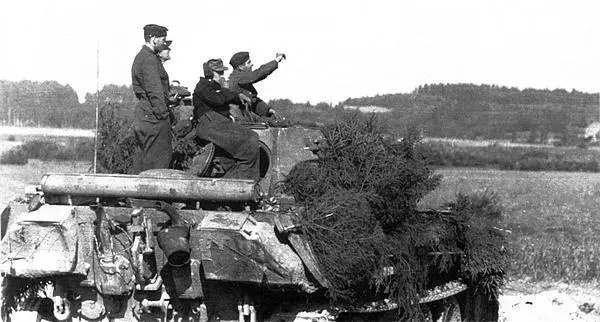 Пантера AusfG на позиции Нормандия лето 1944 года Хорошо видно крепление - фото 265