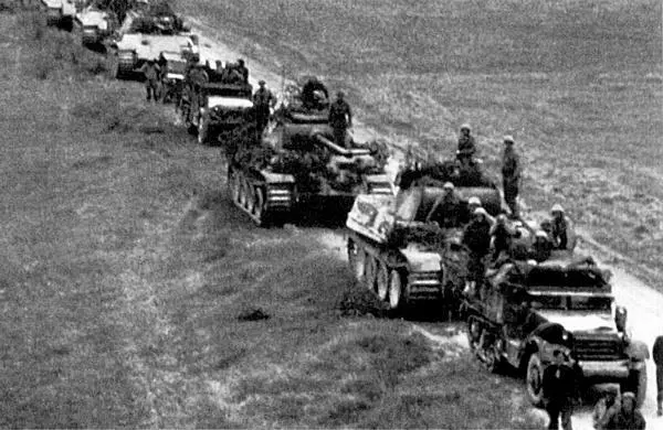 Пантеры и американские полугусеничные бронетранспортёры 503го танкового - фото 292