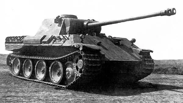 Танк Пантера AusfD прибывший для испытания обстрелом на НИБТ полигон 1943 - фото 346