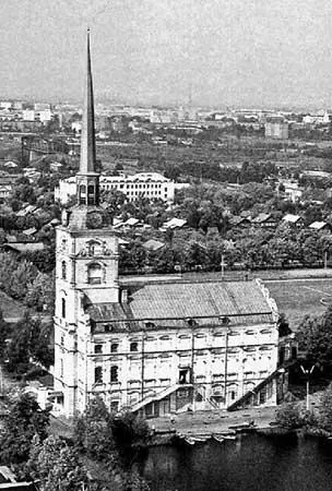 Рис 85 Готический Готский храм Петра и Павла в Ярославле построенный в - фото 93