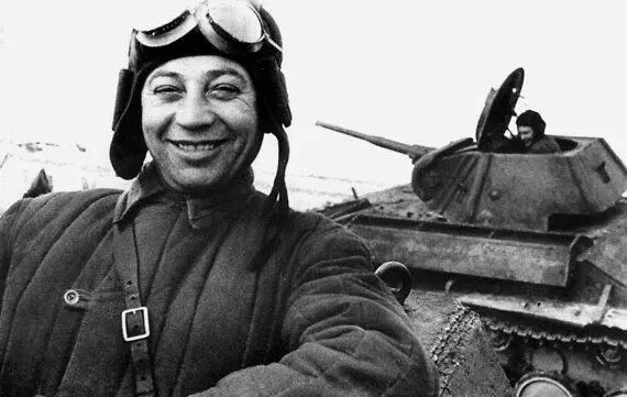 Механикводитель танка Т70 гвардии старшина И Г Белоусов награжденный - фото 100