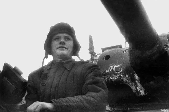 Механикводитель танка М4А2 старший сержант А Т Иващенко 1944 год При - фото 122