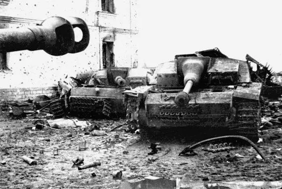 Подбитые немецкие штурмовые орудия StuG III 1944 год 6 марта 1944 года - фото 124